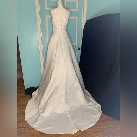 Michaelangelo T8615 Wedding Dress Satin A-line gown White Size 10 - Picture 2 of 11